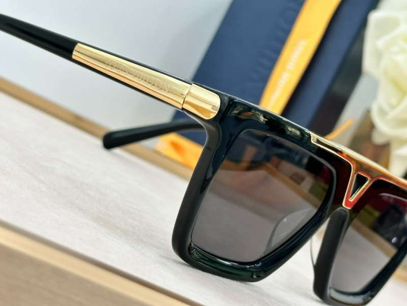 Picture of LV Sunglasses _SKUfw55533579fw
